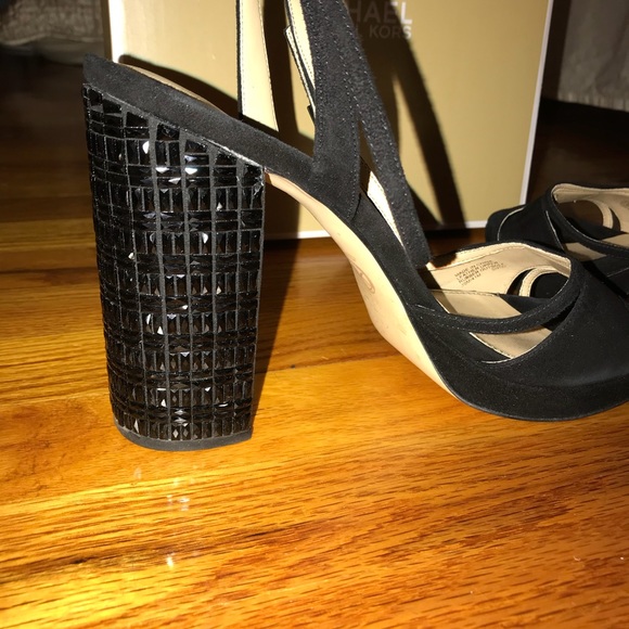 Platform Suede Block Heels 🖤✨ - Picture 4 of 7